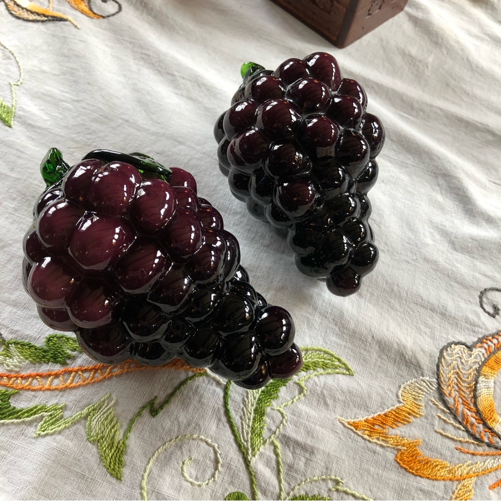 Vintage Set of Hand Blown Murano Style Art Glass Bunch of Grapes. Deep Amethyst - Picture 7 of 13